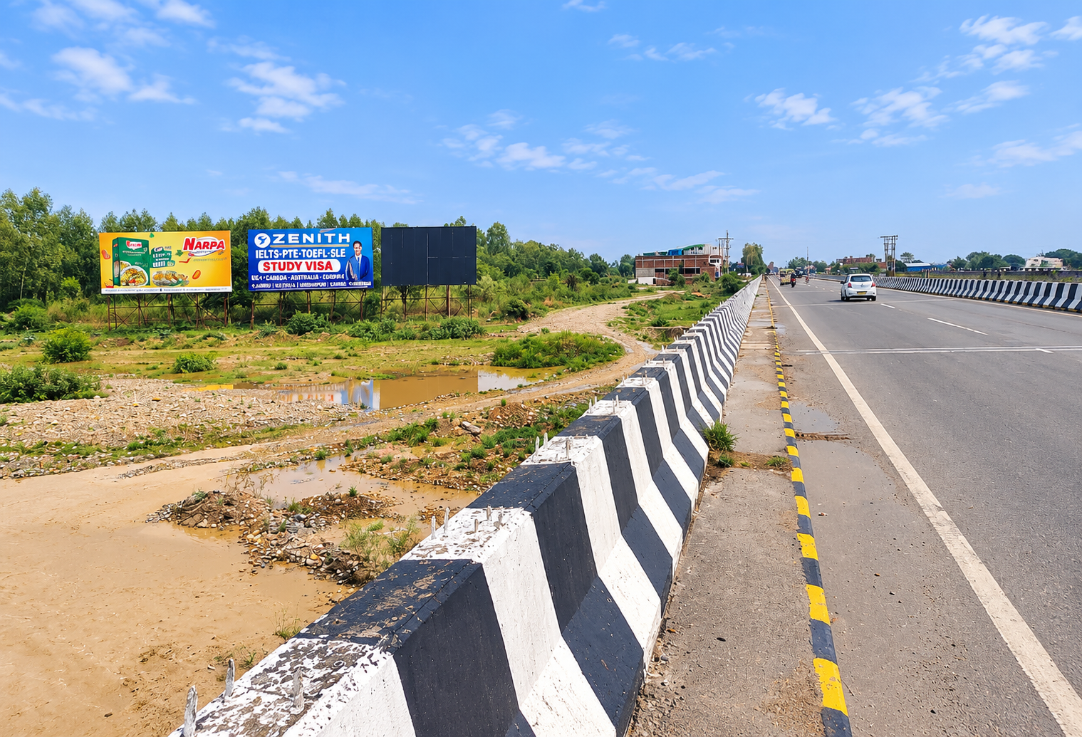 Dayalachak Bridge advertising site