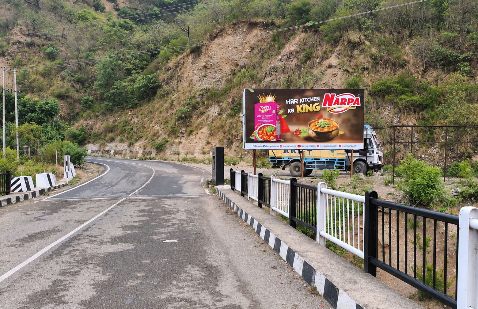 Kakryal Narayana Hospital road advertising site